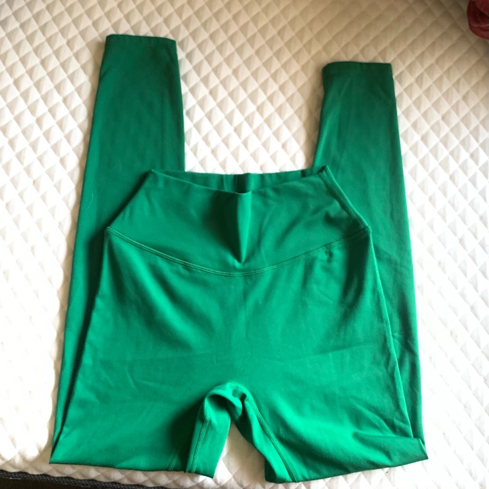 Crop shop boutique leggings